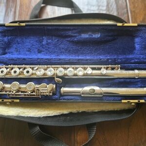 Emerson ELD 1990’s Intermediate Silver Engraved Floral Lip Plate Flute with Case